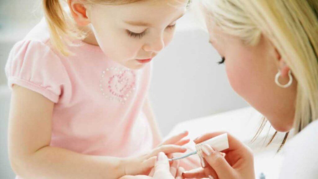 servicio para niños manicure
